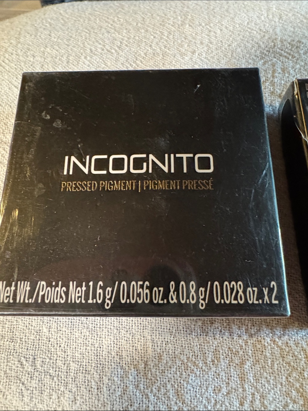 Incognito Pressed Pigment Eyeshadow Palette - Black